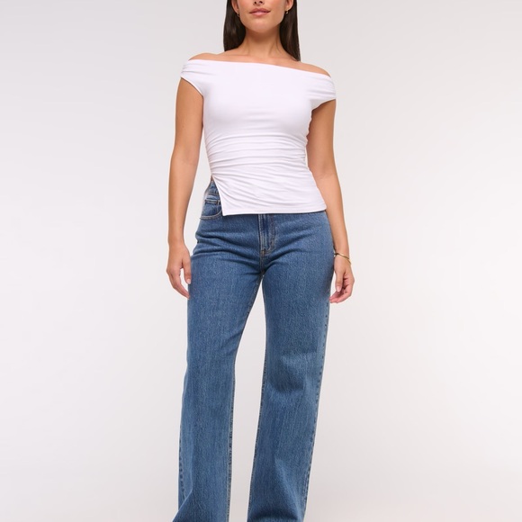 Abercrombie Curve Love High Rise 90s Relaxed Jean - Picture 2 of 2